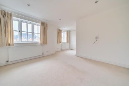 3 bedroom terraced house to rent - Photo 4