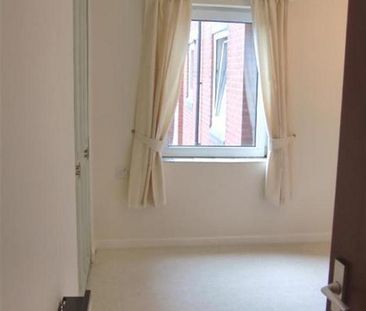 1 bedroom retirement property to rent - Photo 3