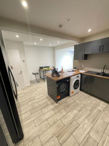 Terry Road Room 4 - Photo 3