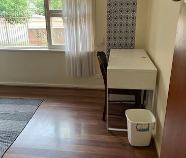 3-bedroom shared house, Malpas Street - Photo 6