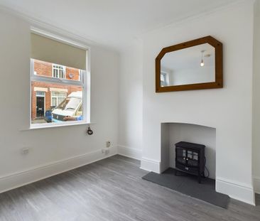 3 bedroom terraced house to rent - Photo 2