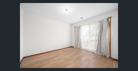 Spacious Family Home in a Quiet Court Location - Photo 3