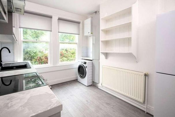 London Road, Bath, Somerset, BA1 - Photo 1