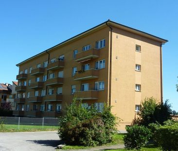 Rent a 3 rooms apartment in Courgenay - Photo 1
