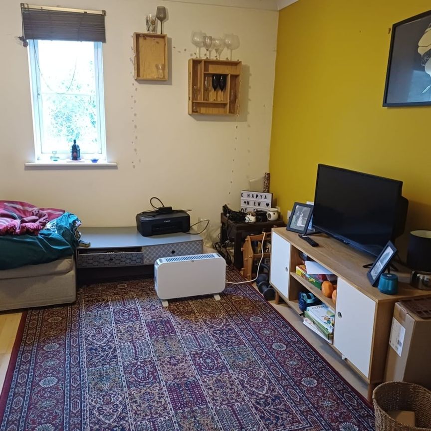 Room in a Shared Flat, New Cross, SE14 - Photo 1