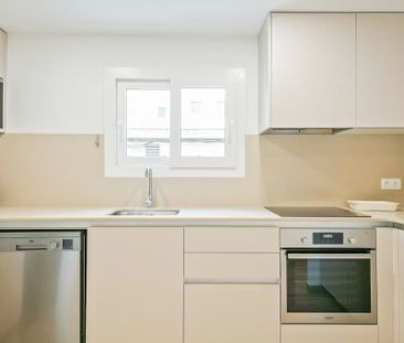 Calle de Sicília, Barcelona, Catalonia 08013 - Photo 4