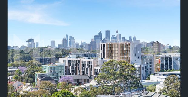 Luxurious 3-Bedroom Apartment in the Heart of Zetland - Photo 1