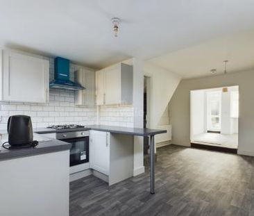 2 bedroom Terraced House To Let - Photo 5