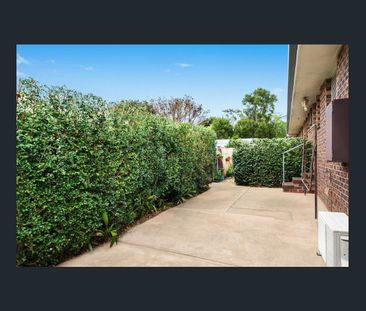 Quiet, Low-Maintenance Living Close to Town & Transport - Photo 5