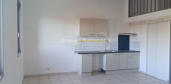 BEAUCAIRE CENTRE - Appartement T2 en mezzanine de 44m², - Photo 2