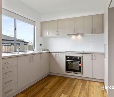 Brand New 2 Bedroom Unit. - Photo 2