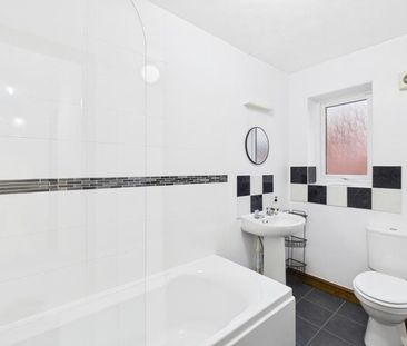 Beech Close, Hardwicke, Gloucester - Photo 5