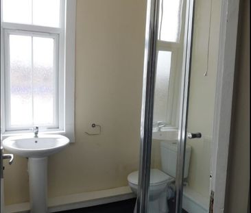 2 Bedroom Flat To Rent in Nottingham - Photo 3