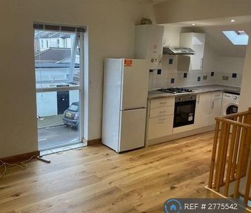 2 bedroom end of terrace house to rent - Photo 2