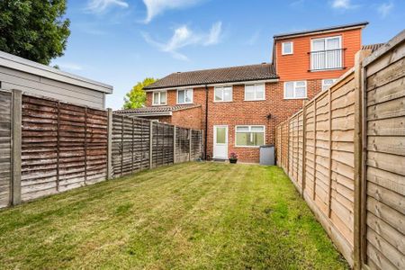 3 bedroom terraced house to rent - Photo 5