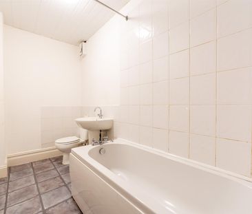 2 bed flat to rent in Helmsley Road, Sandyford, NE2 - Photo 4