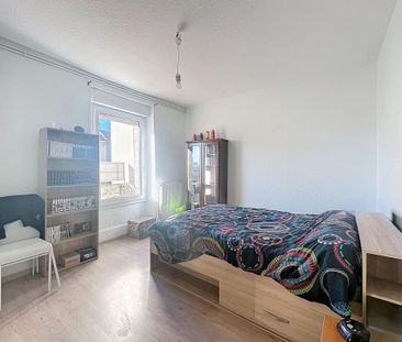 Location Appartement 3 pièces 97m² GUILHERAND GRANGES 07500 - Photo 3