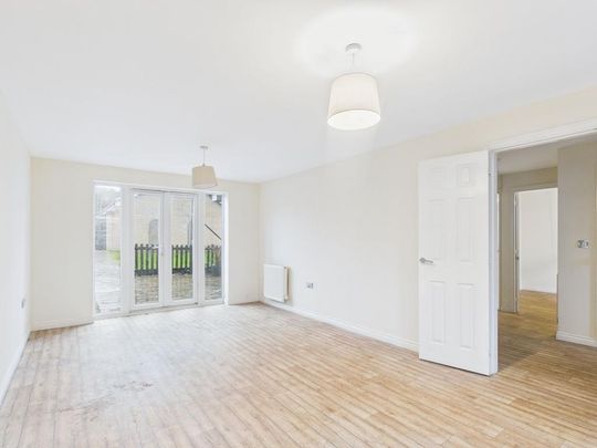 5 bedroom end of terrace house to rent - Photo 1