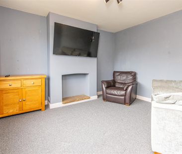 3 bed House - Semi-Detached To Let - Photo 1