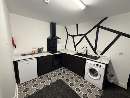 1 bedroom in a house share to rent - Photo 1