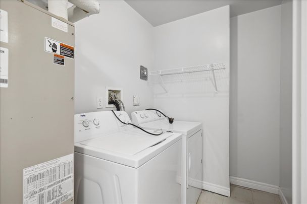 William Apartments - 2 Bedroom - Photo 1