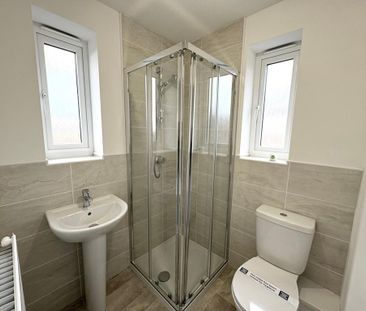 3 bedroom end of terrace house to rent - Photo 1