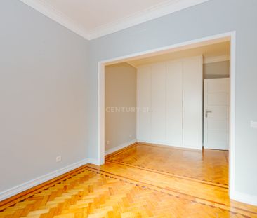 Apartamento T2 próximo á Praça Paiva Couceiro - Photo 3