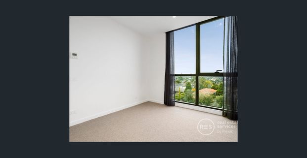 Exquisite Style and Serenity in the Heart of Tullamore - Photo 1