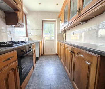 3 bedroom semi-detached house to rent - Photo 6