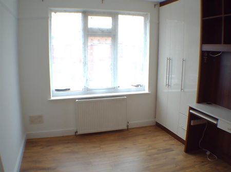 3 bedroom semi-detached house to rent - Photo 5