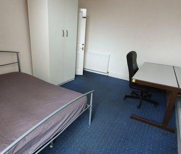 5 bedroom terraced house to rent - Photo 4