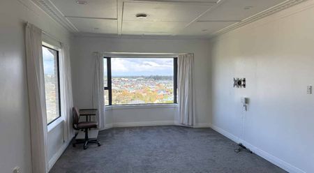 Four Bedroom Home - Photo 2