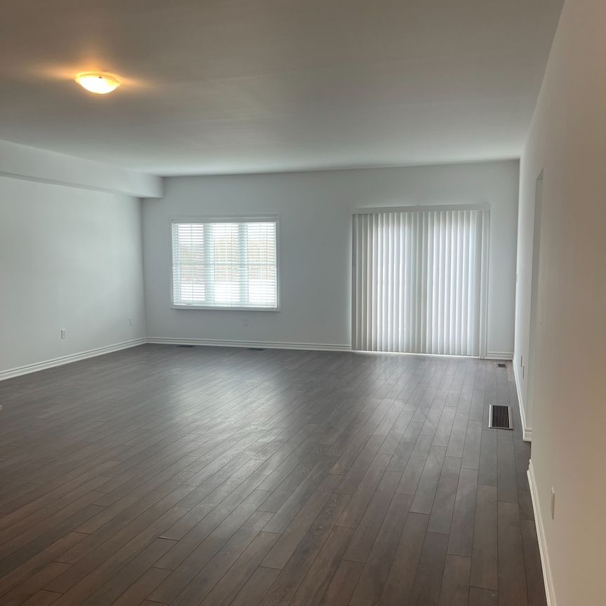 For Lease - 64 Lincoln Drive, Belleville, Ontario - Photo 1