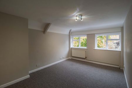 3 bedroom maisonette to rent - Photo 3