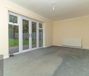 3 bedroom detached bungalow to rent - Photo 1