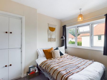 3 bedroom semi-detached house to rent - Photo 3