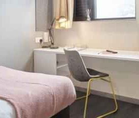 Premium En-suite - Photo 6
