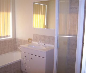 EASY LIVING STARTS HERE - COMFORT AND CONVENIENCE AT 84B BOLES STREET - Photo 2