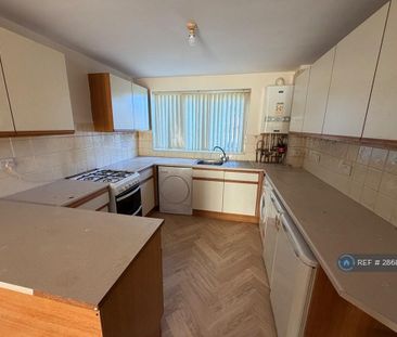 3 bedroom terraced house to rent - Photo 5