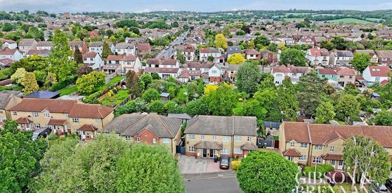 2 bedroom end of terrace house to rent - Photo 2