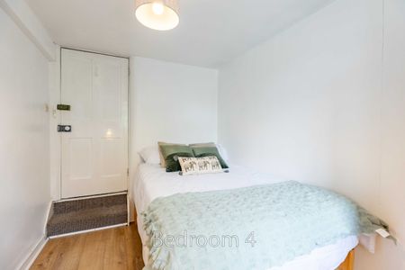 Room 1 - Photo 2