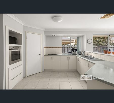 22 Rosbery Lane, Australind, WA 6233 - Photo 2