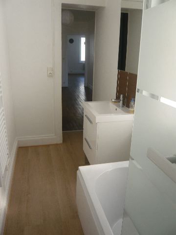 Location Appartement 2 pièces 42m² - Photo 2