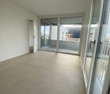 schöne, neuwertige und grosse 3,5-Zimmer-Attikawohnung - Photo 3