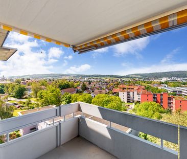 Wunderschöne Wohnung mit Weitblick / im obersten Stock - Photo 2