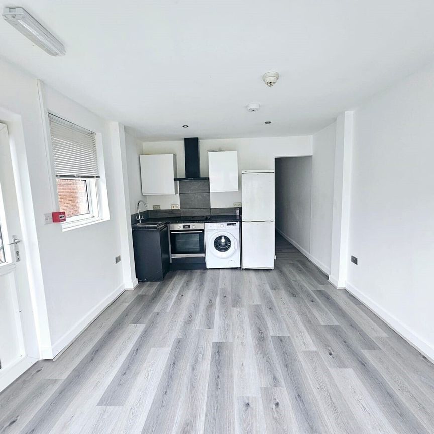 Silverdale Road, Southampton - Photo 1