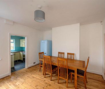 4 bedroom terraced house to rent - Photo 5