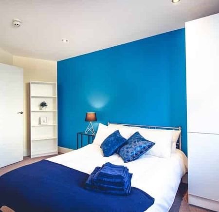 One Bed Apartment - Photo 2