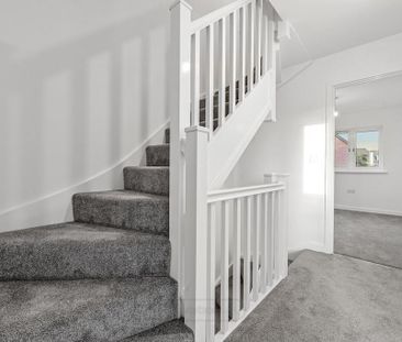 4 bedroom end of terrace house to rent - Photo 5