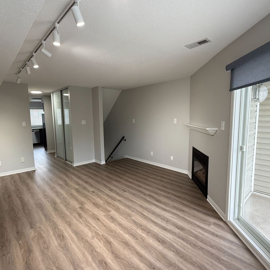 For Lease - 1400 WILDBERRY Court Unit# 4, Orleans - Convent Glen and Area, Ontario - Photo 1